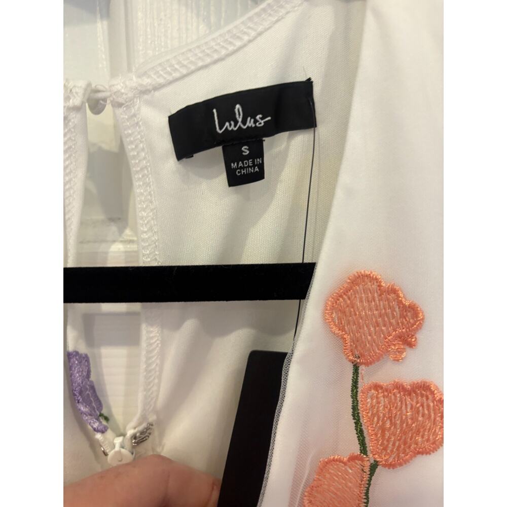 Lulus Impressive Blossom White 3D Floral Embroidered Midi Dress NEW Small 4-6 - Picture 5 of 5